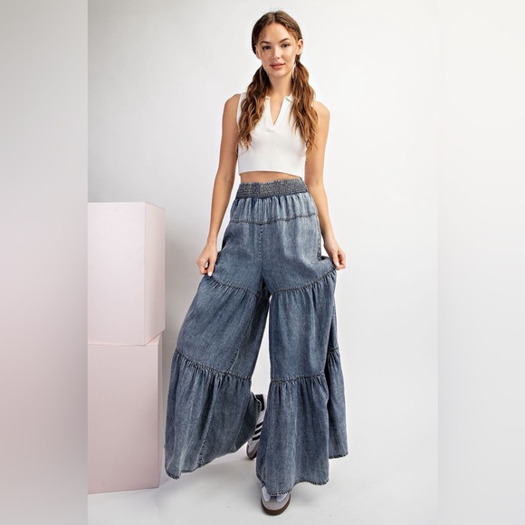 Snow Washed Denim Tiered Wide Leg Palazzo Pants - eesome - Picture 2 of 7